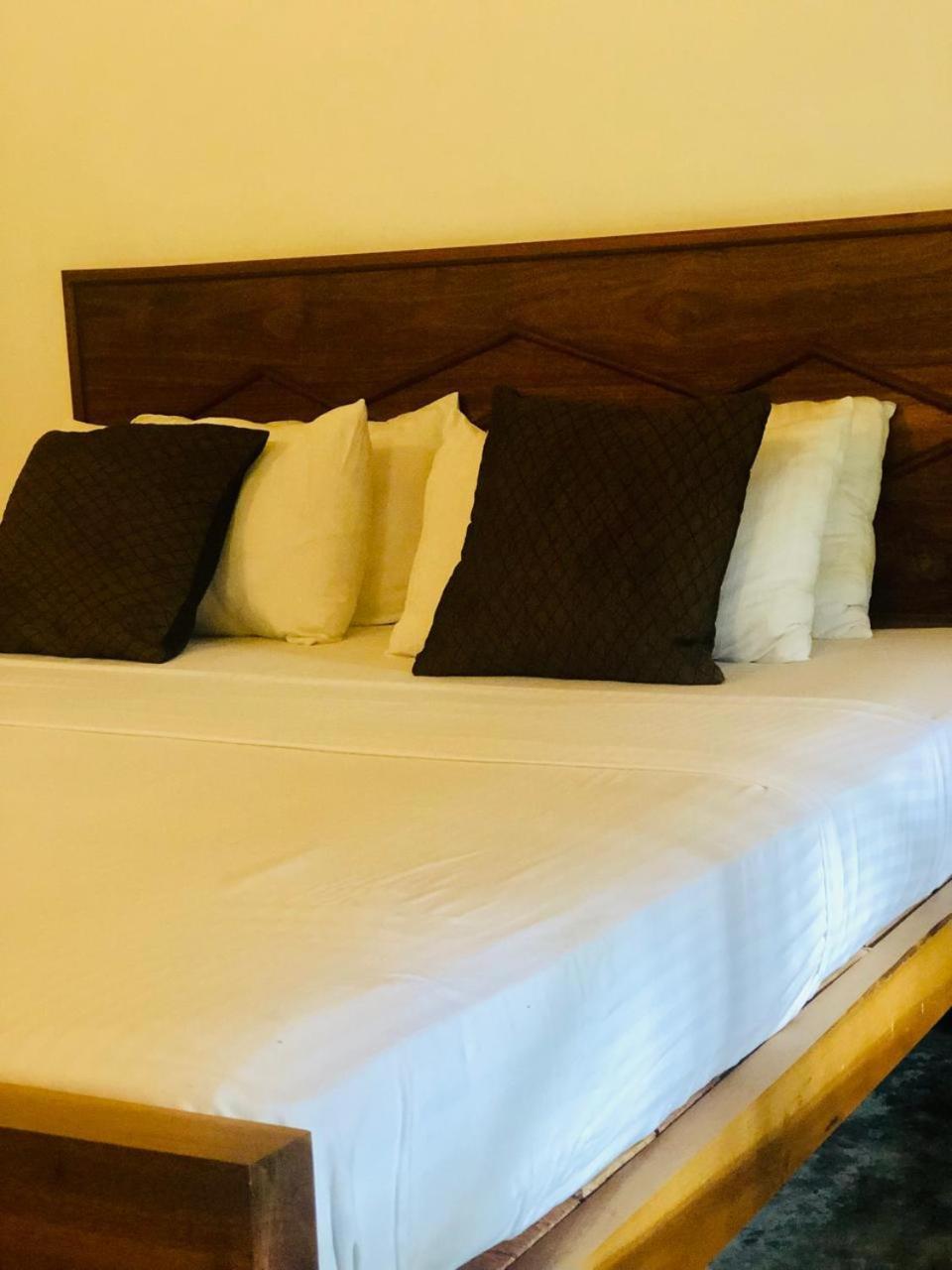 Landa Holiday House Белиулойя Экстерьер фото